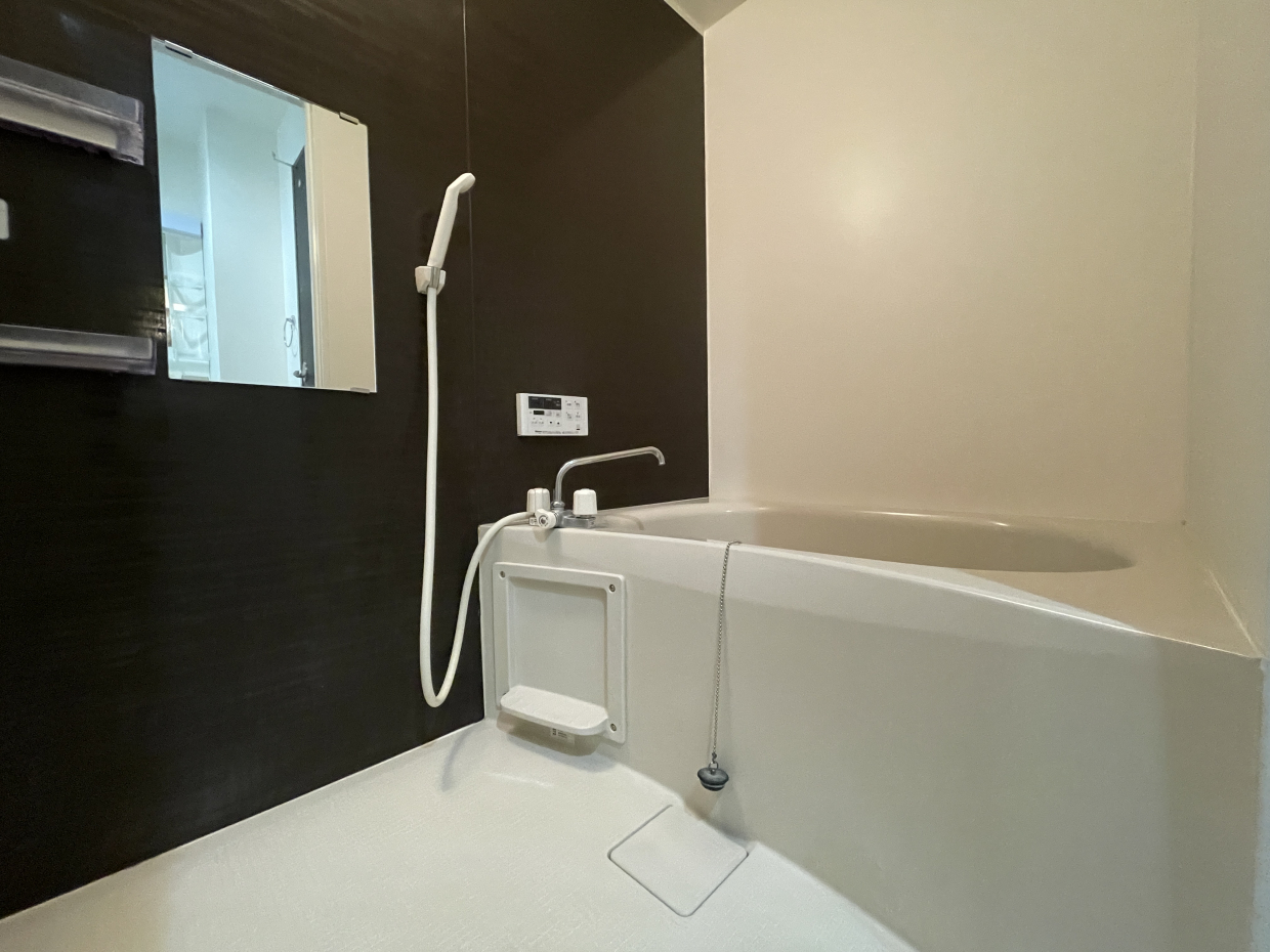 お風呂は追い焚き機能付き