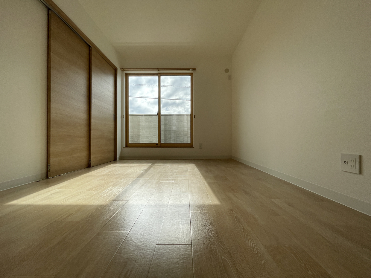 南の洋室6.5帖の部屋