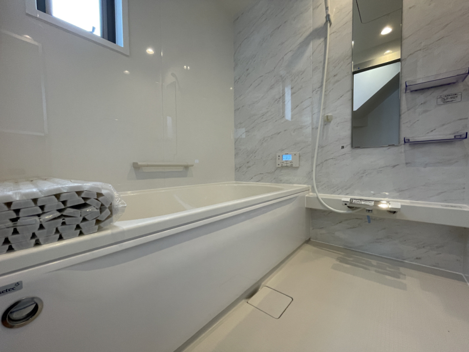 お風呂は追い焚き機能付き