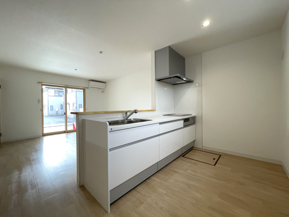 キッチンはワイドで広さがあるので料理がしやすそう
