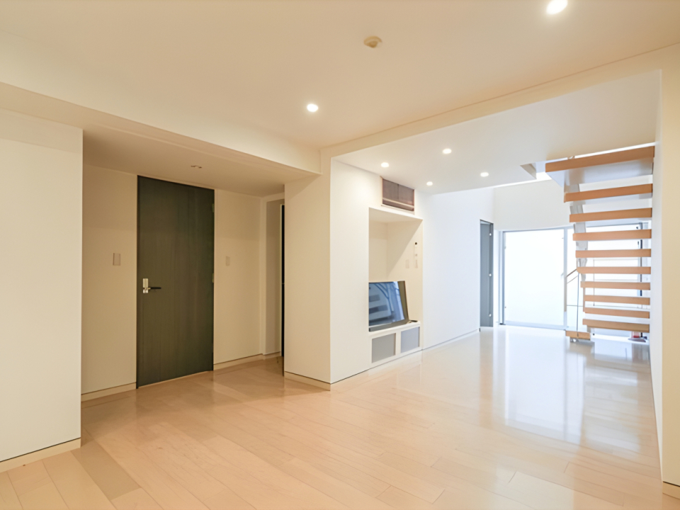 どんなインテリアにもマッチする白×木、ときどきダークブラウン