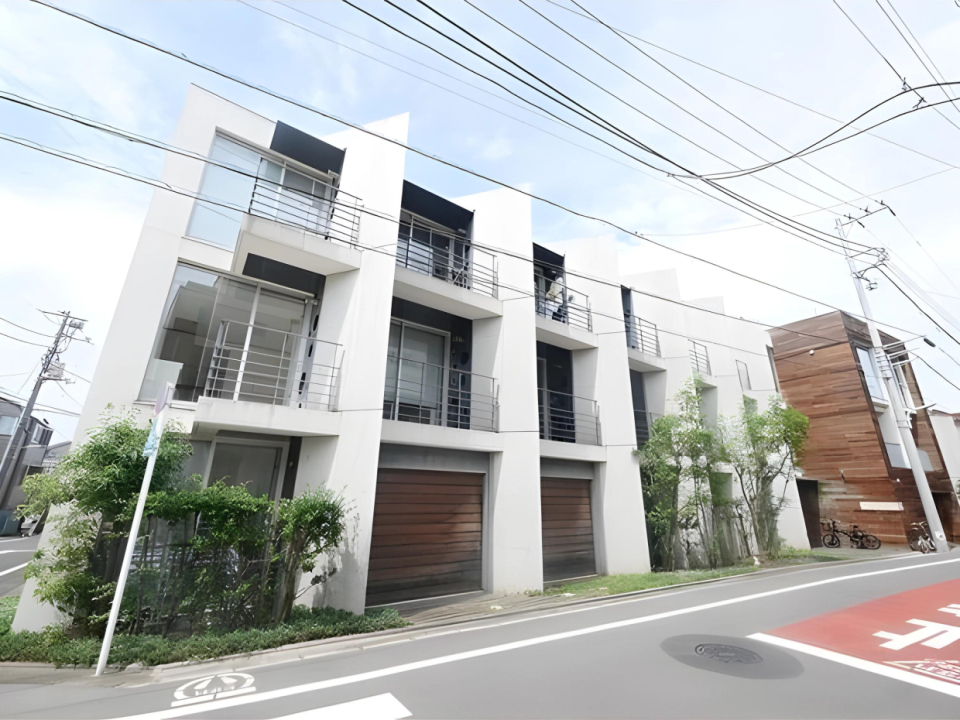 なんともスタイリッシュな外観