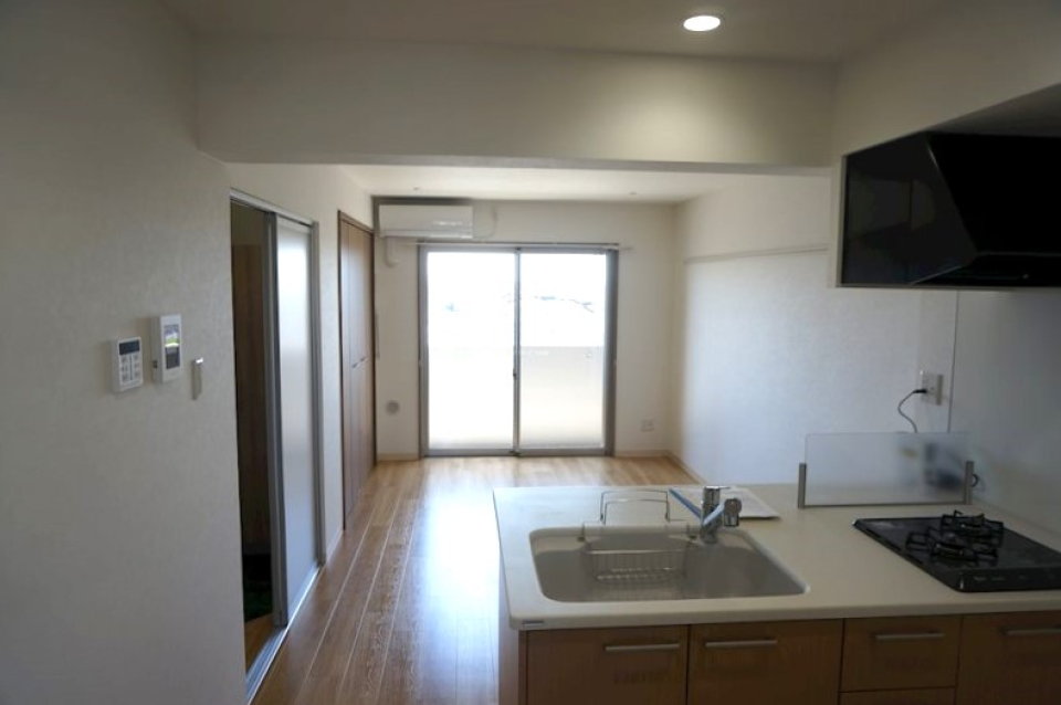 対面キッチンなのでLDKを望むことができます。