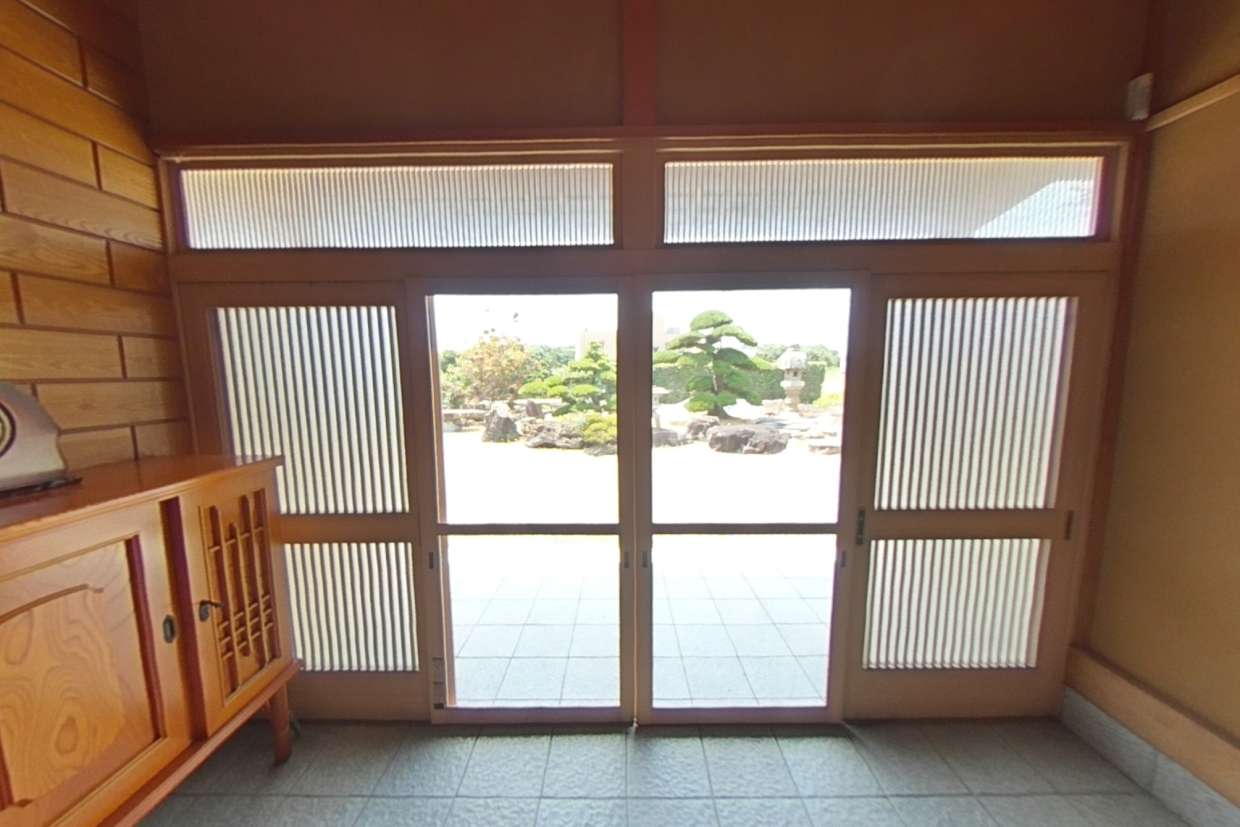 広々とした玄関