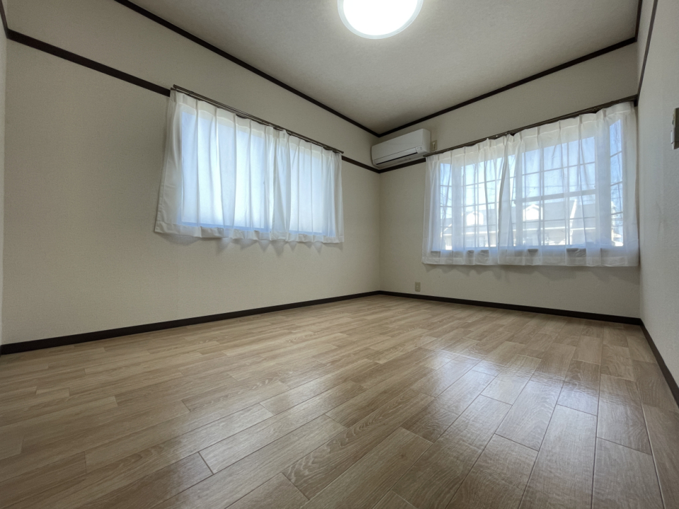 窓も二面採光だから明るい