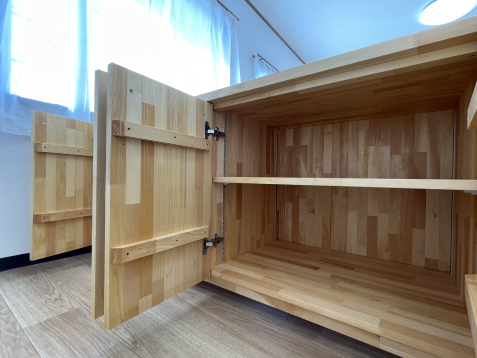 調味料などいろいろ入りそう