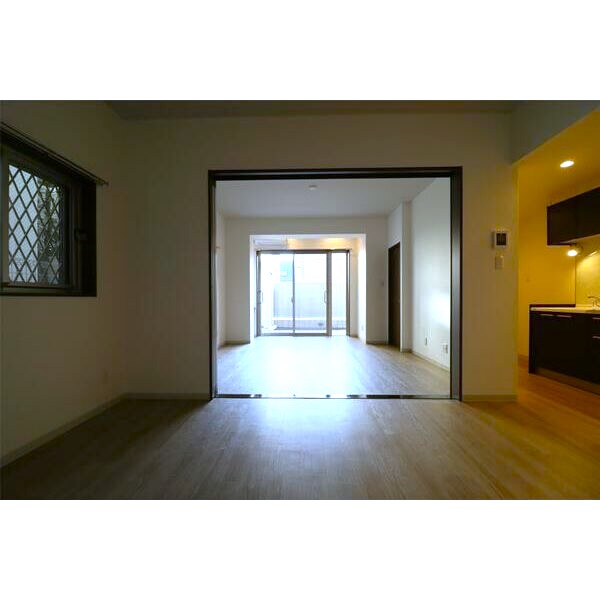 ダイニングスペースとして使える洋室7.53帖