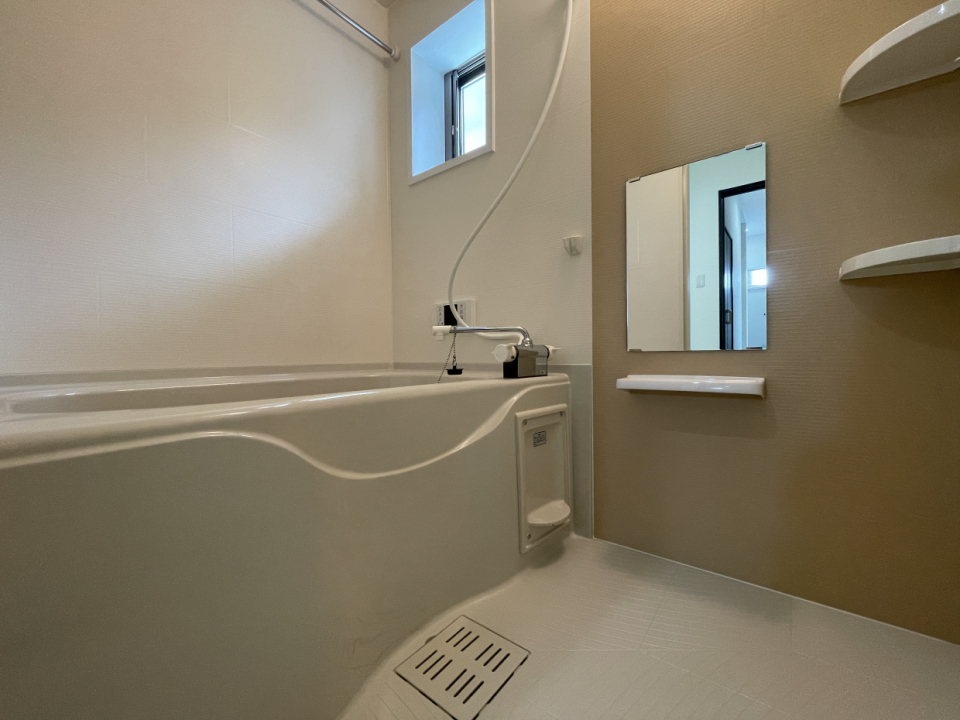 追い焚き機能付きの浴室