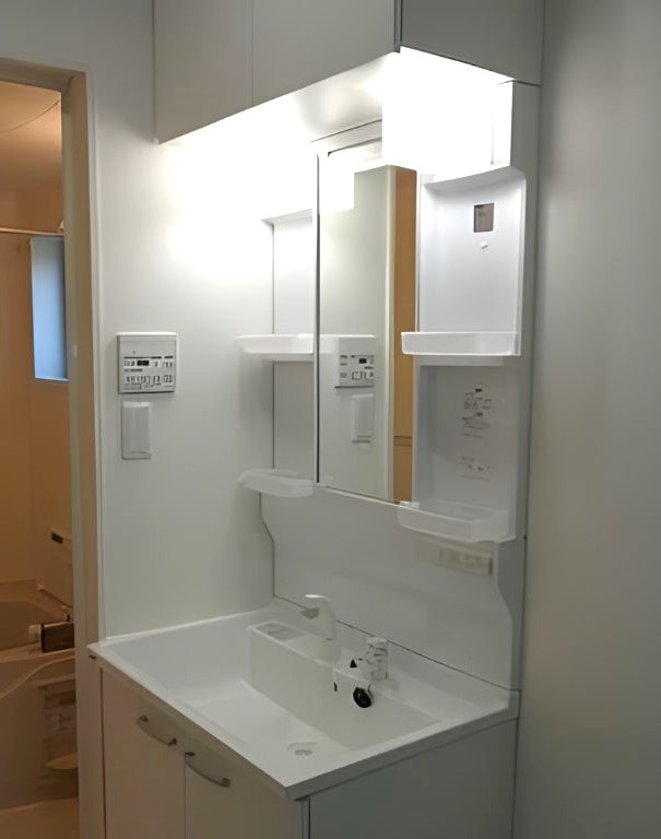 嬉しい独立洗面台。※現況優先。イメージ図です