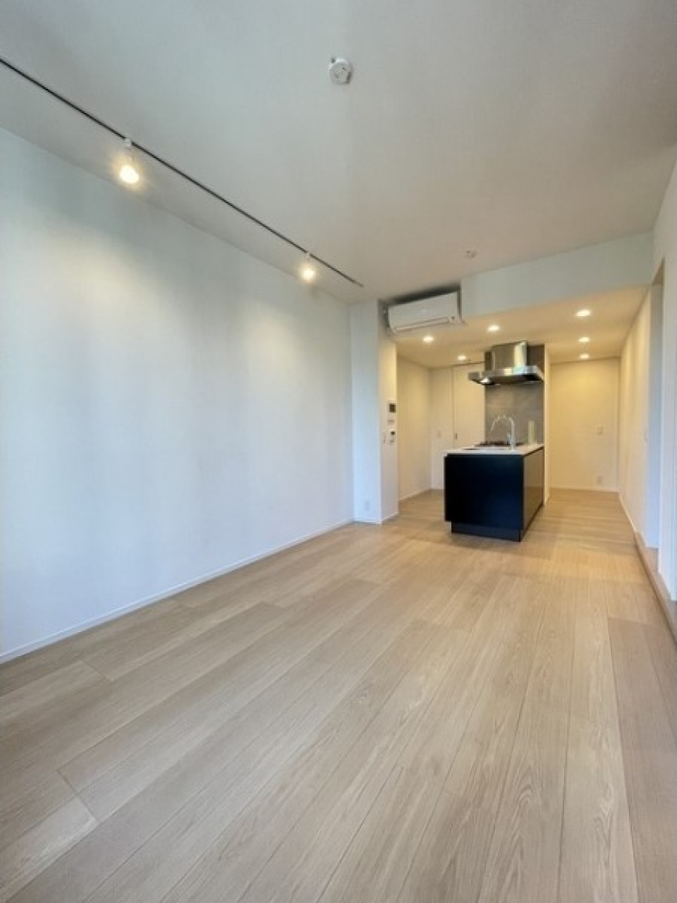 白×ベージュで構成されたお部屋