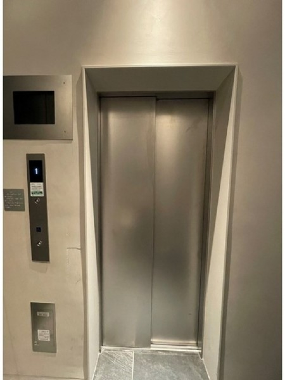 今回のお部屋は7階の角部屋です