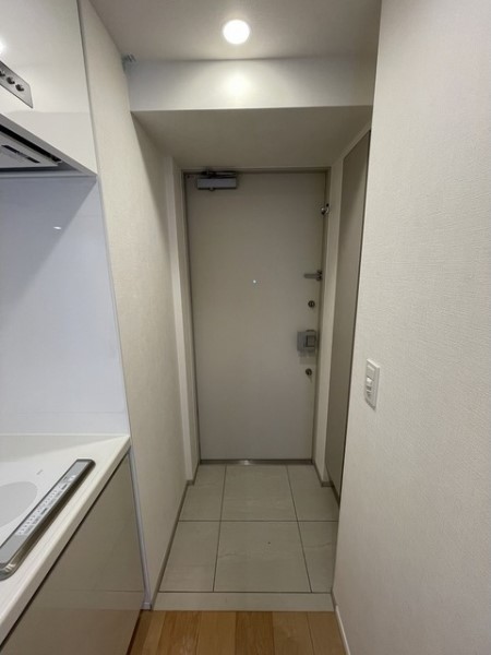 玄関にはトールサイズのシューズボックスがあります