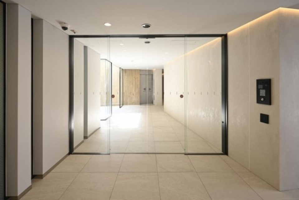 吸い込まれるような魅力のあるエントランス