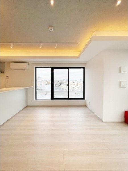 お部屋は広々16.0帖