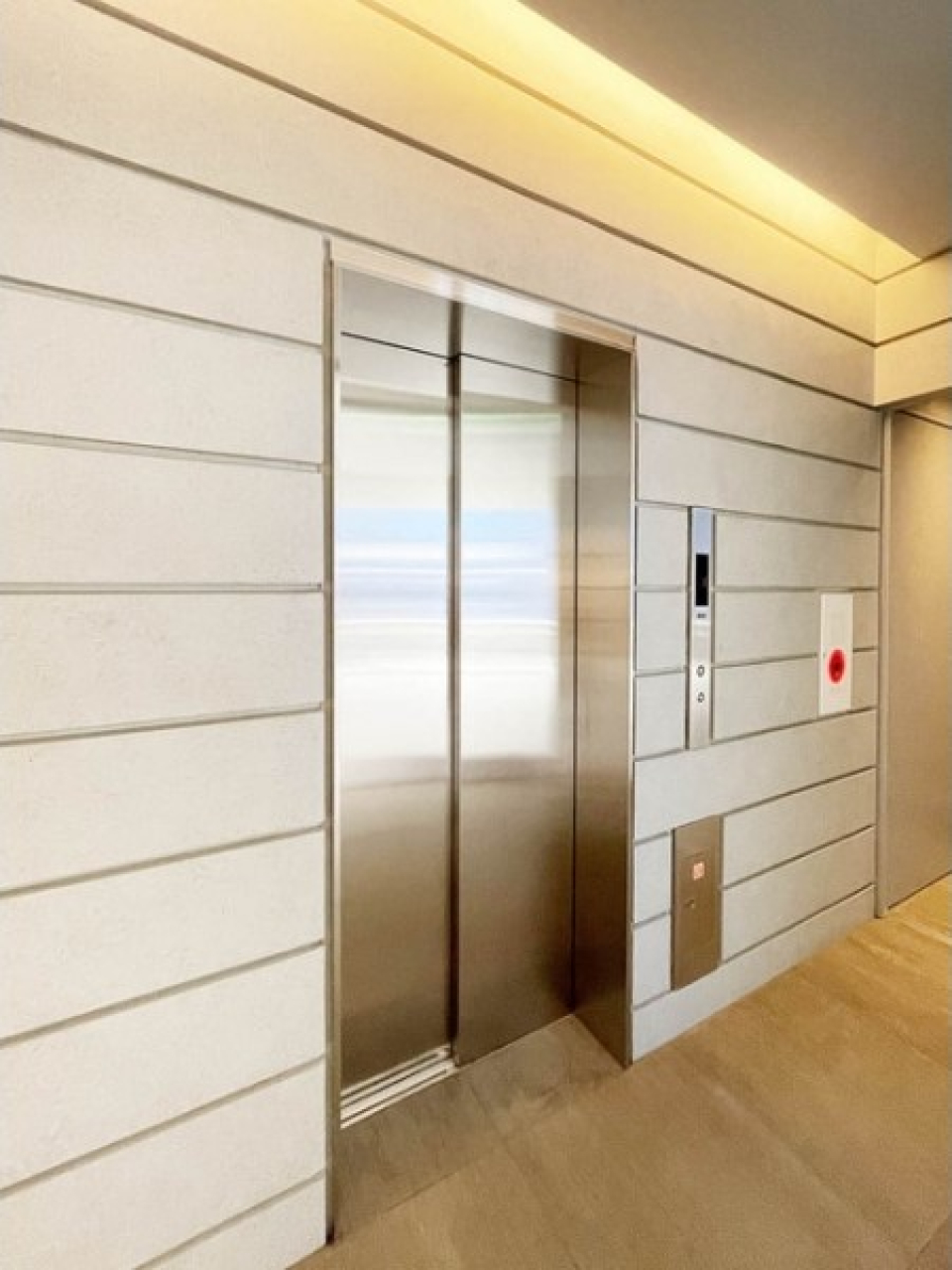 共用部も間接照明でおしゃれに