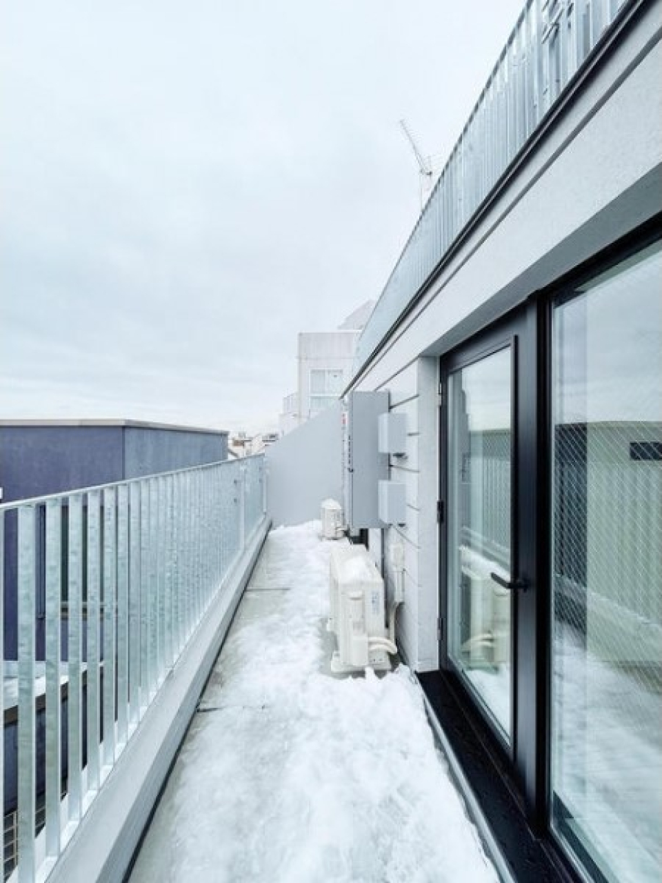 ながーいバルコニーで気持ちのいい風を