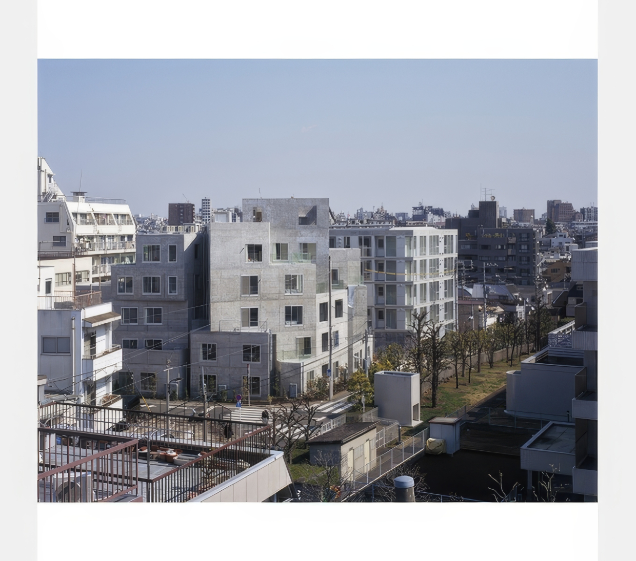 遠くから見てもこの存在感。