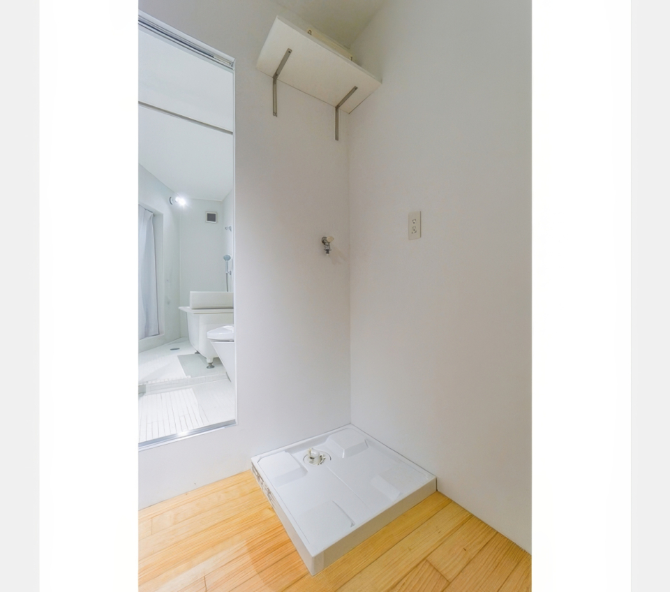 洗濯機置き場はこちらに。