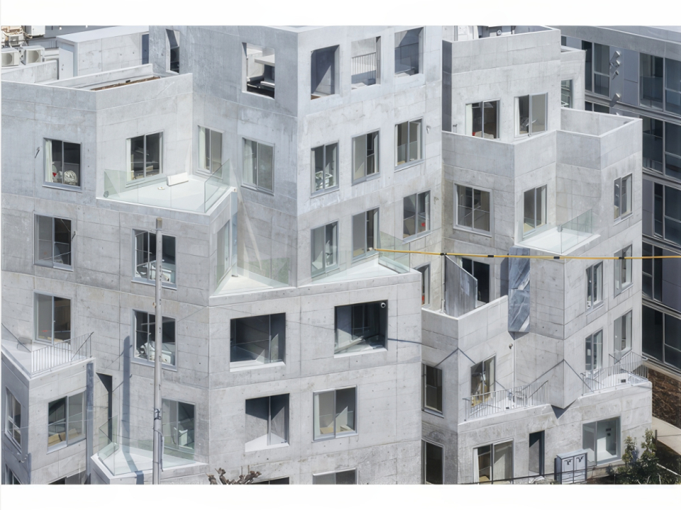 建物全体がアート作品のよう。