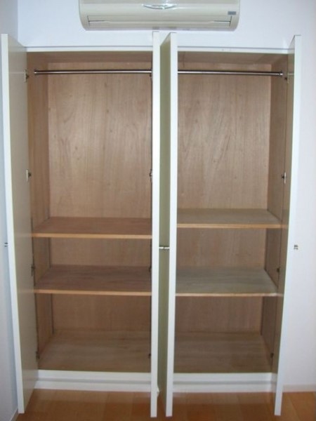 クローゼットは棚板の調整できますね