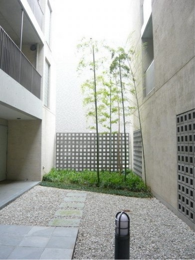 調和の取れた外構ですね