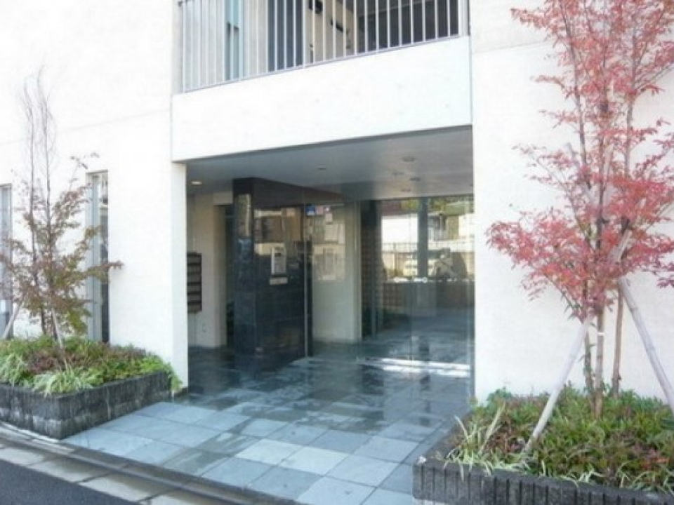 エントランスで季節の変化を感じられそう