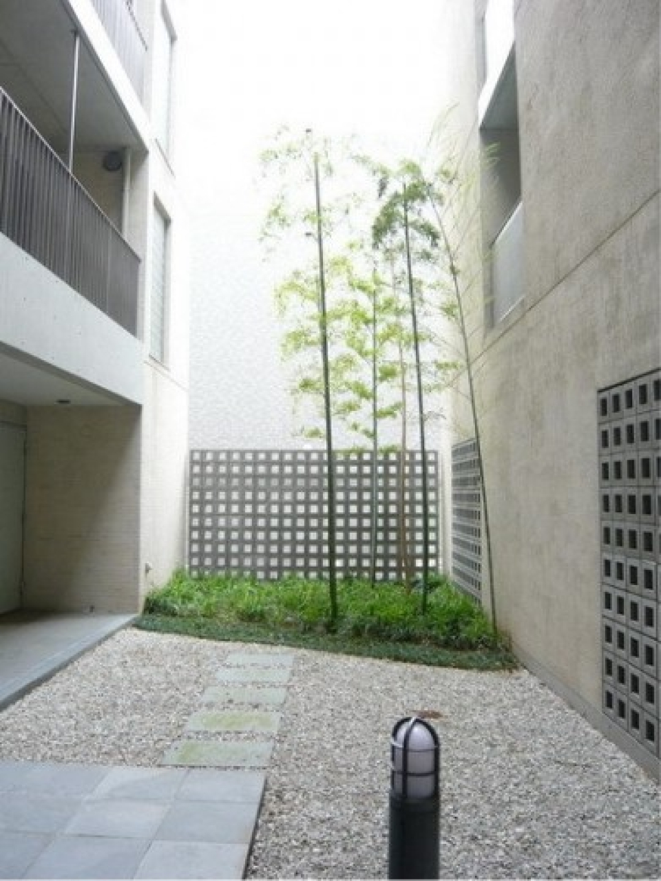 調和の取れた外構ですね