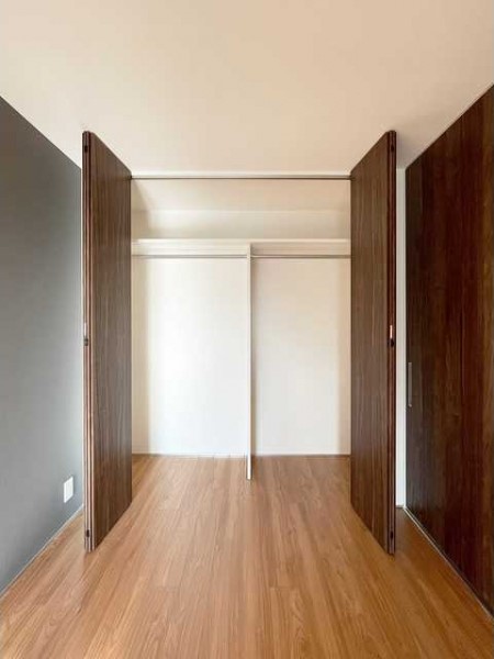 壁一面に効率的に収納できますね