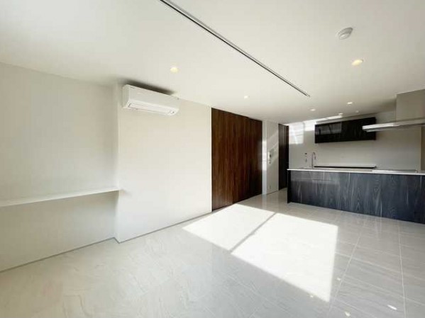 13.5帖、明るく広がりのあるLDK