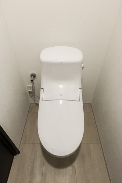 トイレはタンクレスでお手入れ楽に