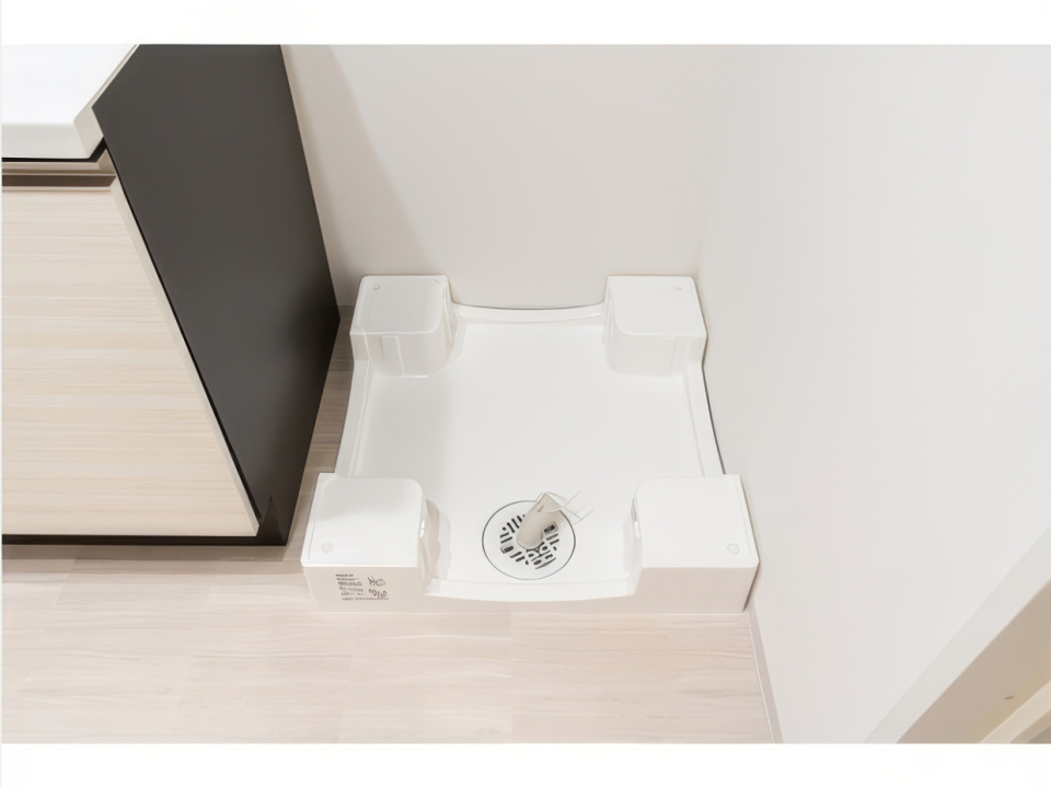 洗濯機は洗面台のお隣へ。