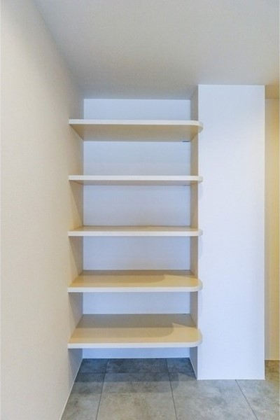 玄関にあるシェルフは何を置きますか？