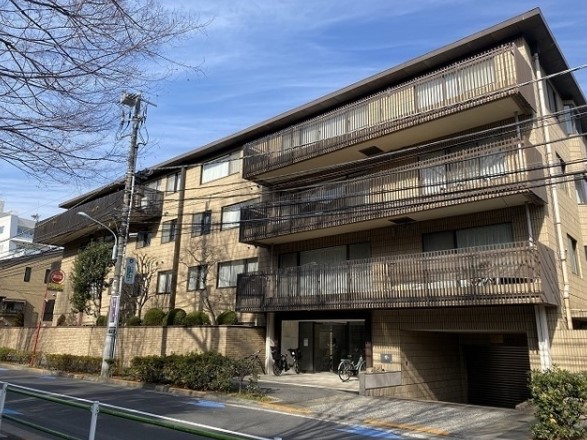 西麻布の街に佇む上質なヴィンテージマンションです