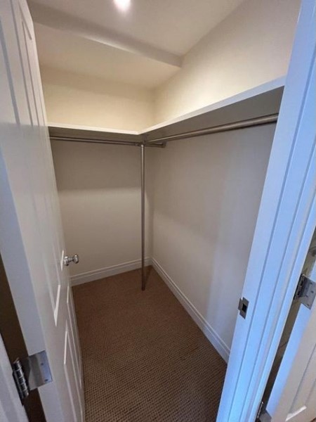 大切なお洋服はたっぷりとWICに仕舞えます