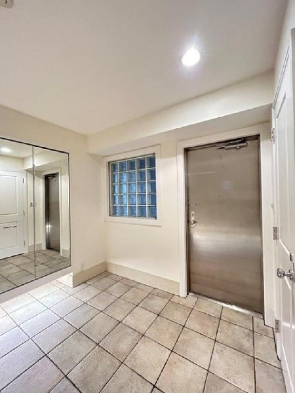 驚くほど広い玄関