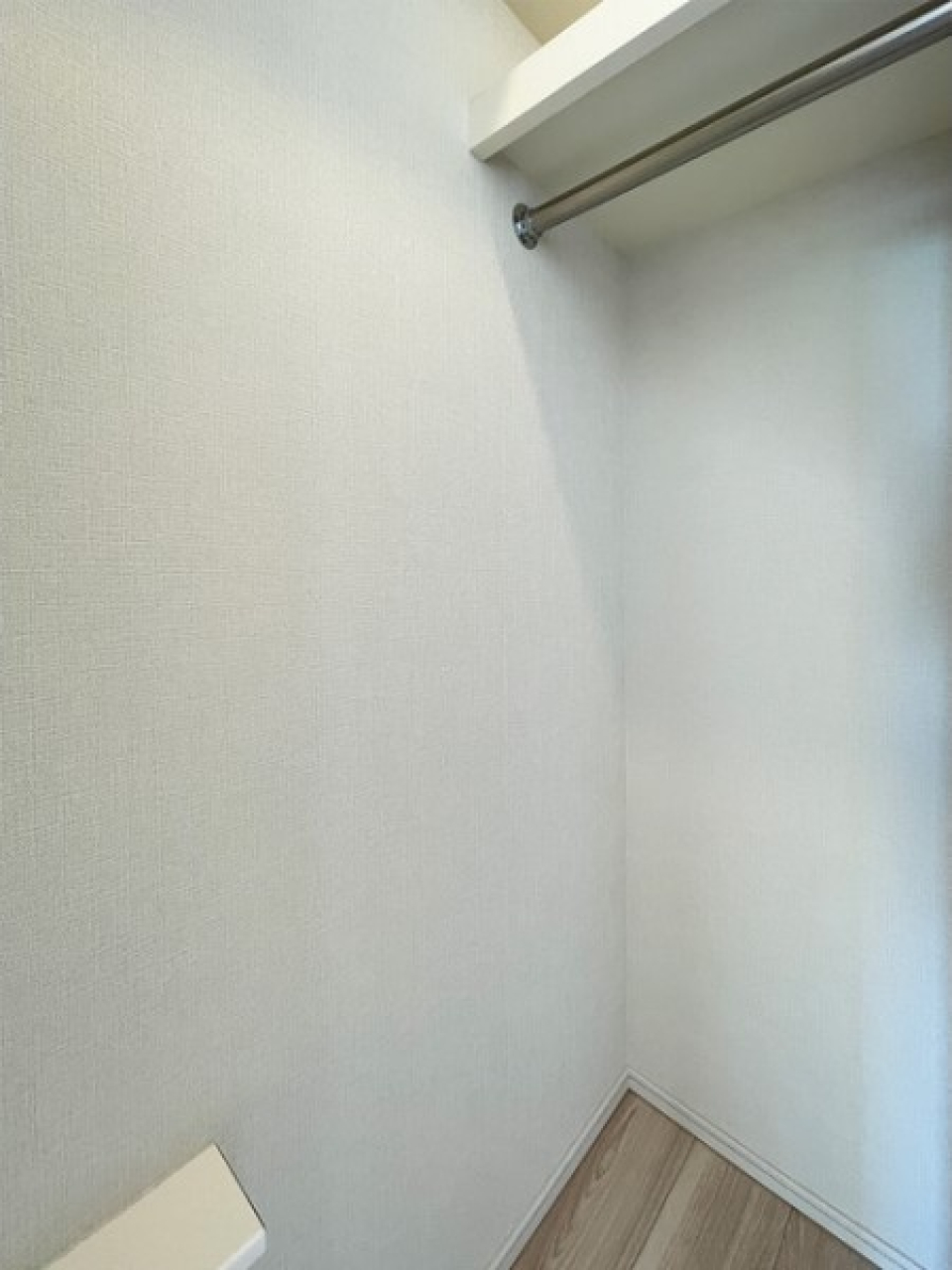 WICはハンガーポール付きです。