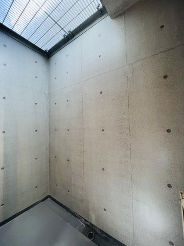 外からの侵入を防ぐガッチリバルコニー