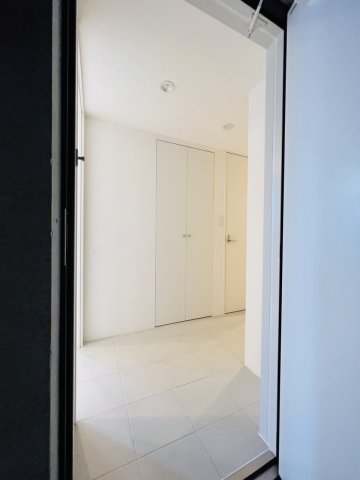 土間と挟んで水回りとLDKに分かれます