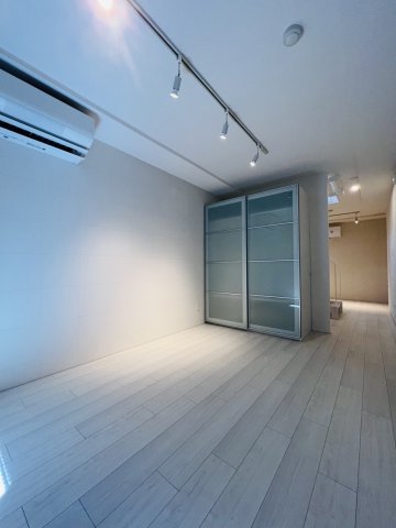 ベッドルームは14.6帖もあります