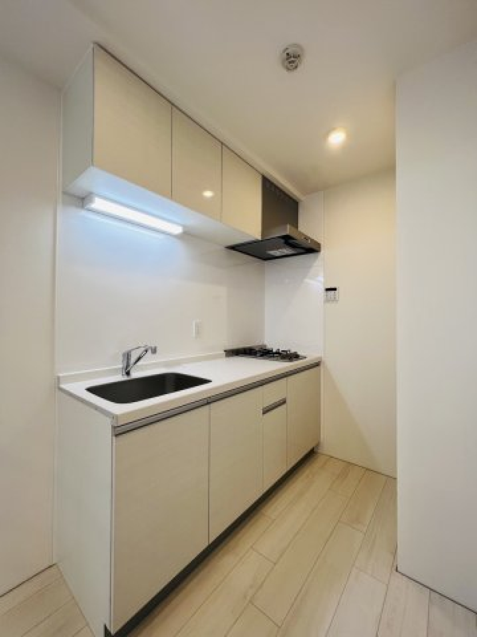 空間に溶け込むシステムキッチン