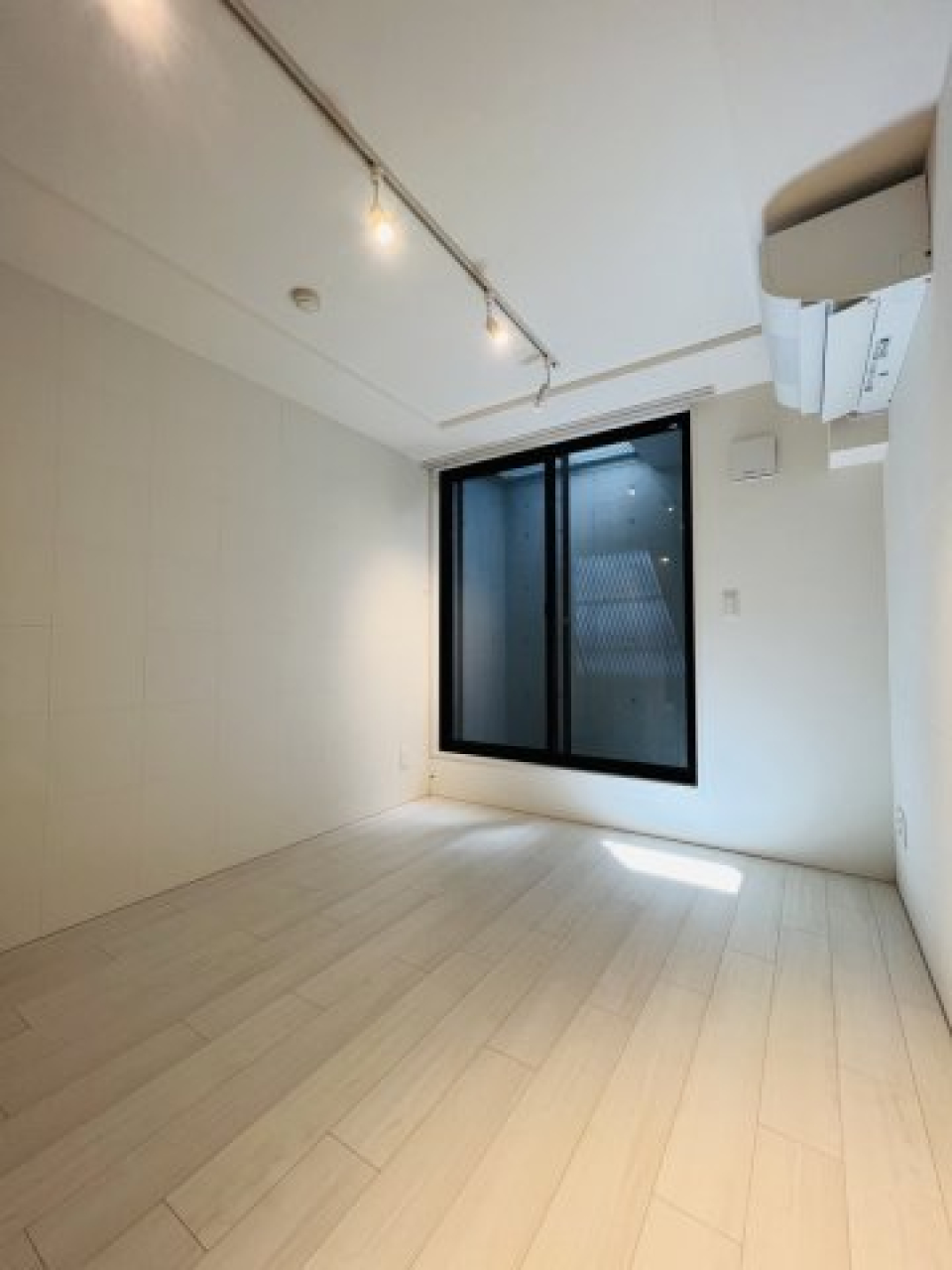 ベッドスペースとワークスペースを分けられますね