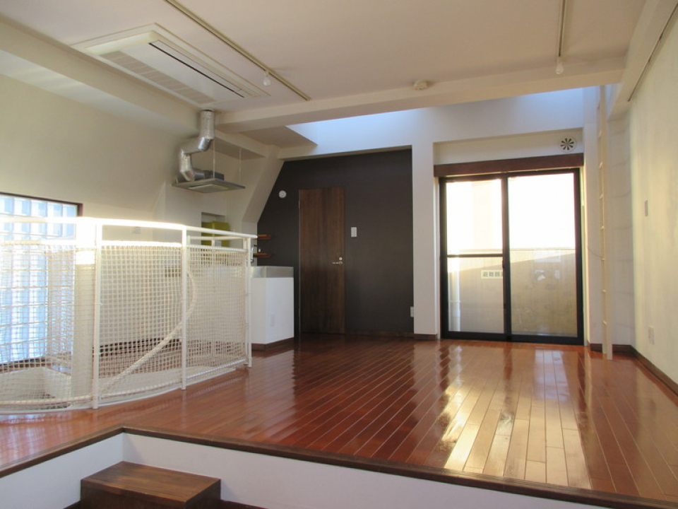 螺旋階段って聞くだけで魅力感じちゃいません？