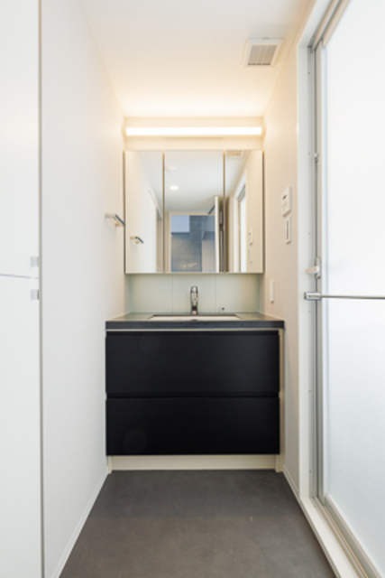 フロートタイプの洗面化粧台
※写真は同タイプ住戸です。