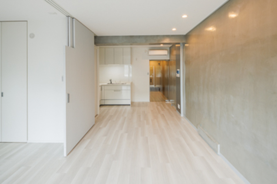 ムラ感が素敵な壁がポイントのリノベ物件です
※写真は同タイプ住戸です。