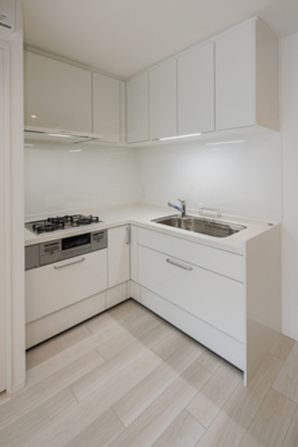 キッチンはL字タイプです
※写真は同タイプ住戸です。