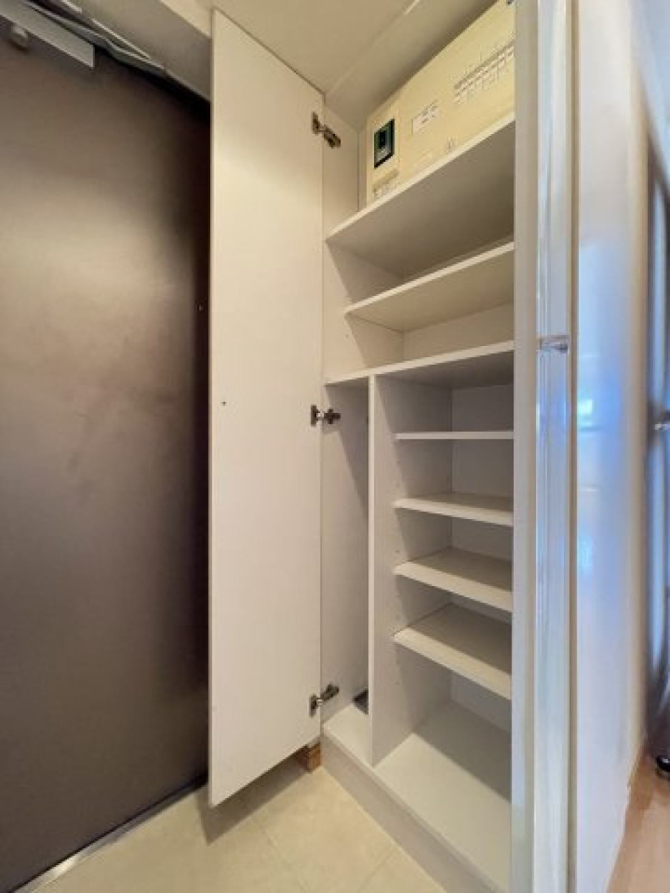 シューズボックス