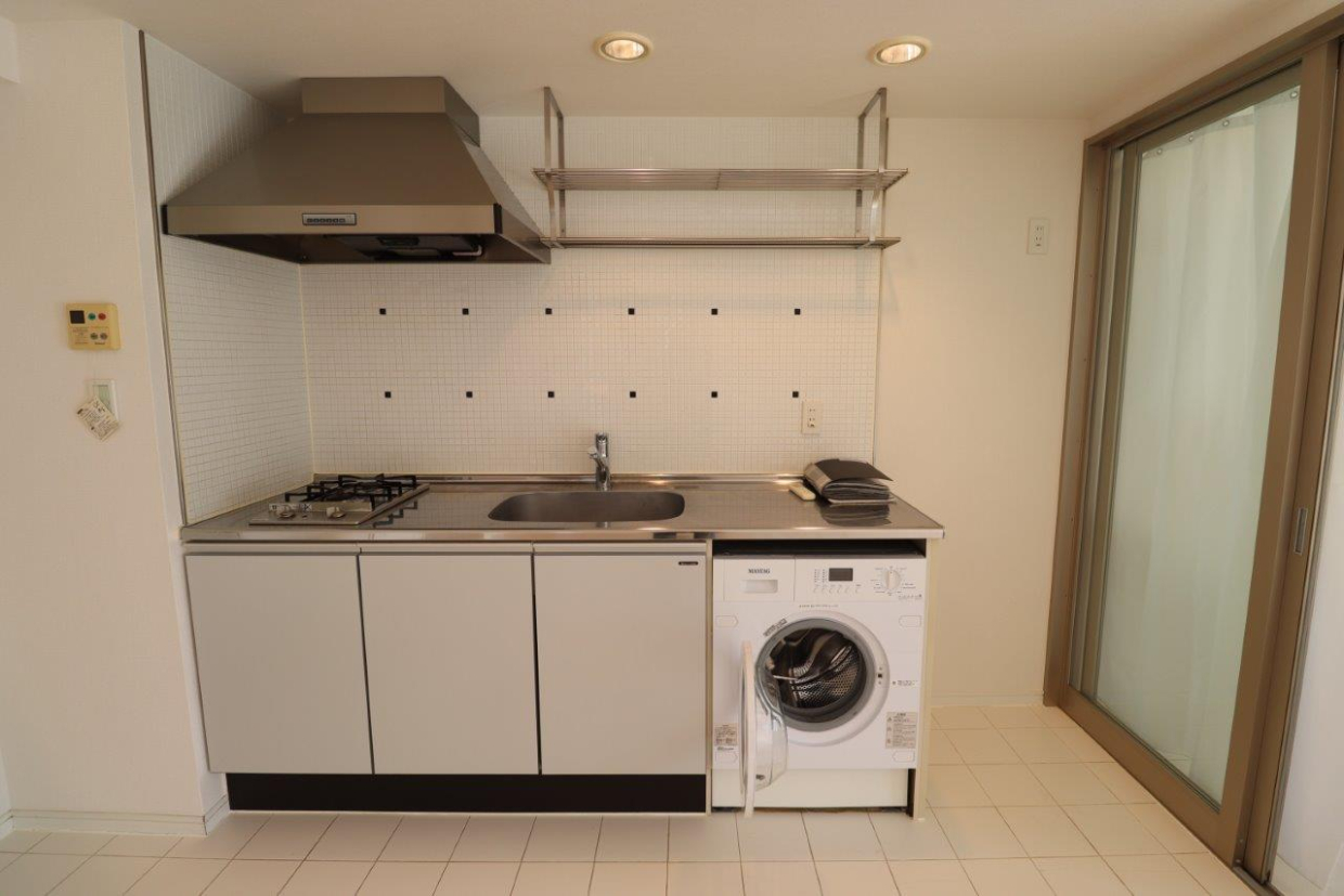 キッチンもどことなく海外感(洗濯機も海外製品だしね)