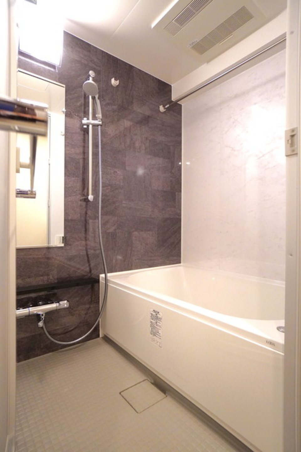 嬉しい独立洗面台。※写真は同タイプ住戸です。