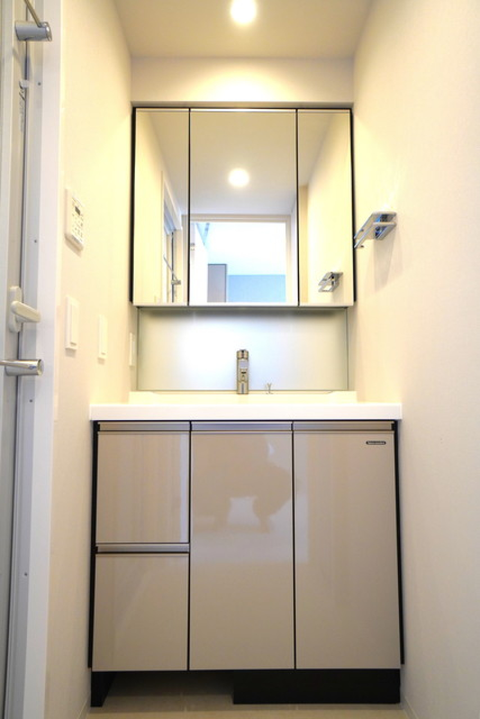 バルコニーの様子。※写真は同タイプ住戸です。