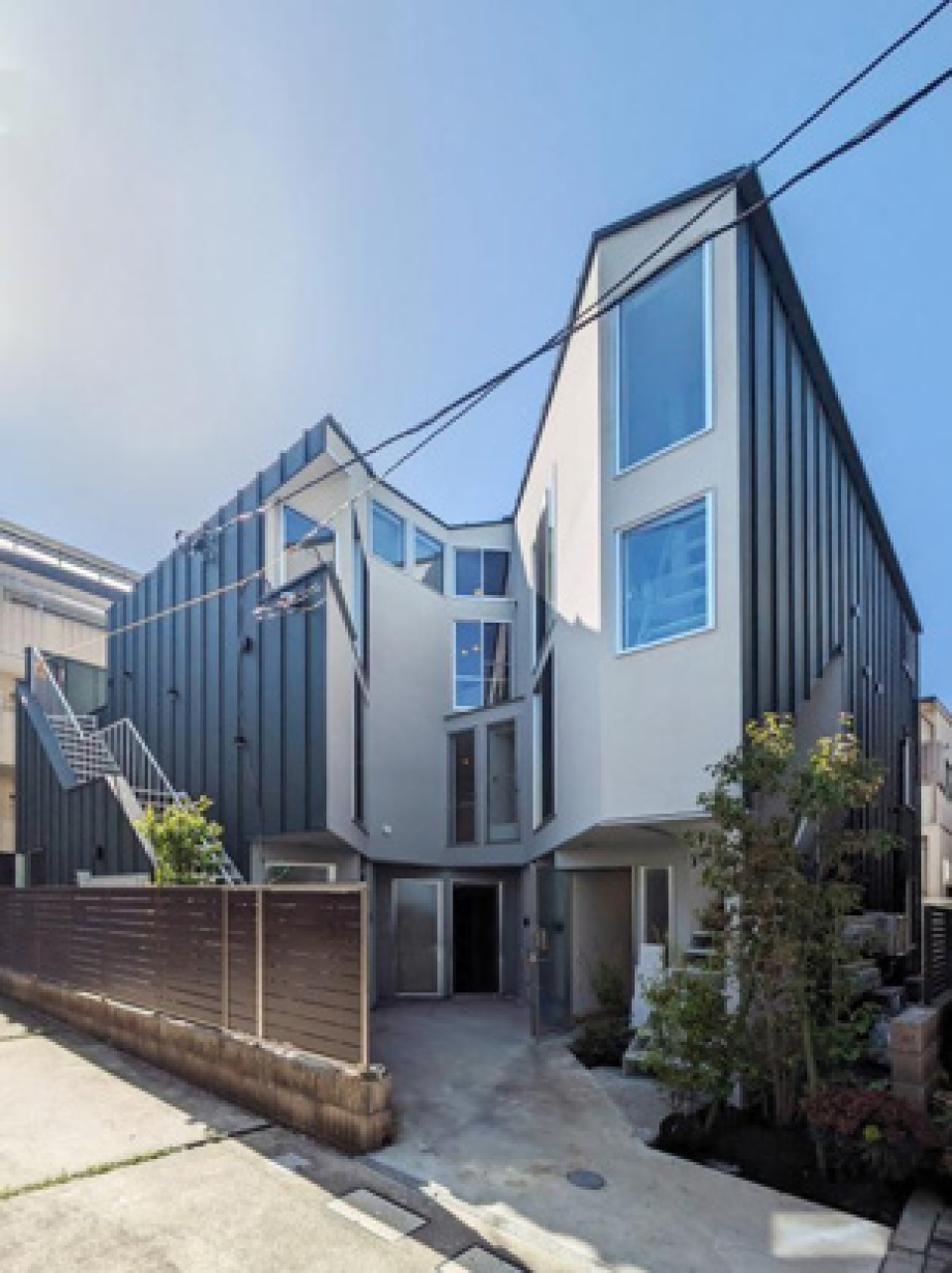 凸凹の要素をちりばめた建物だそうです